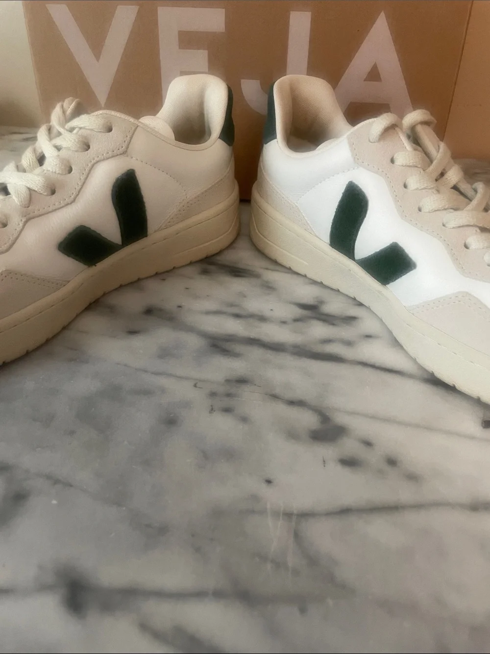VEJA V-90 Extra-White Cypress Sneaker